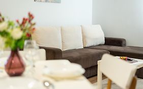 Esther Line Apartments-Near Iulius Mall, Self Check-In,Free Private Parking Subject To Availability